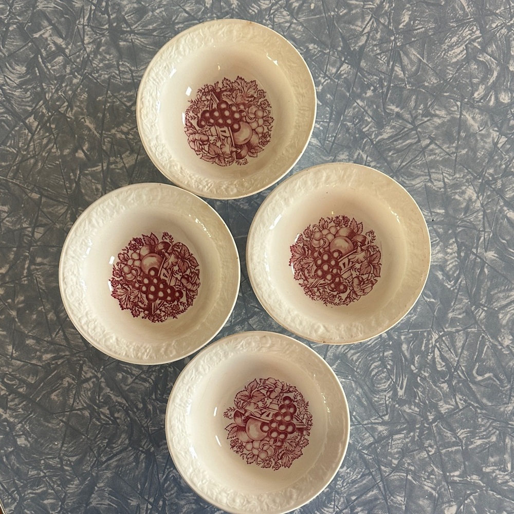 Elegant Cream and Red Dinnerware Set